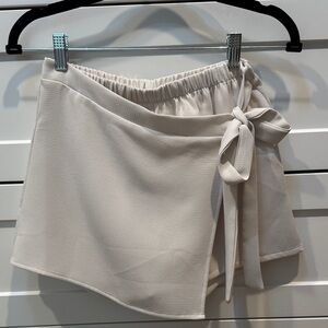 Elegant Cream Tie-Front Women's Skort